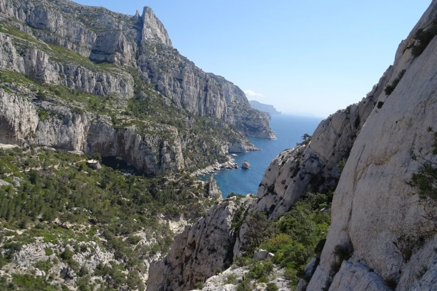 Escalade en grande voie à l’arête du Vallon- Calanque de Sugiton